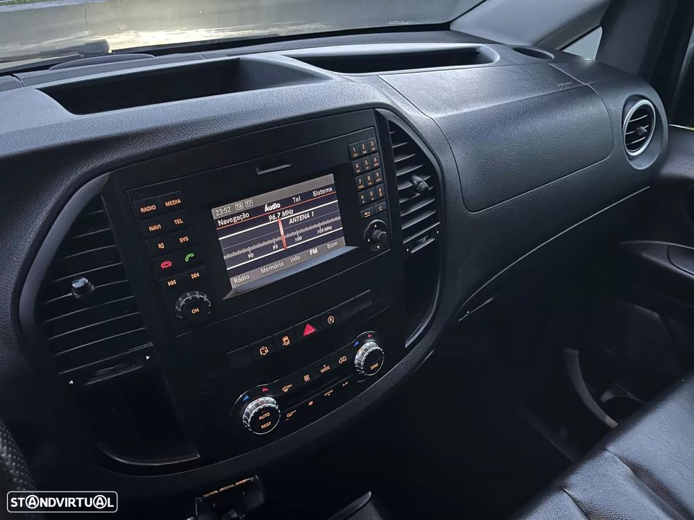 Mercedes-Benz Vito Tourer 116 CDI (BlueTEC) Longa Aut. SELECT - 36