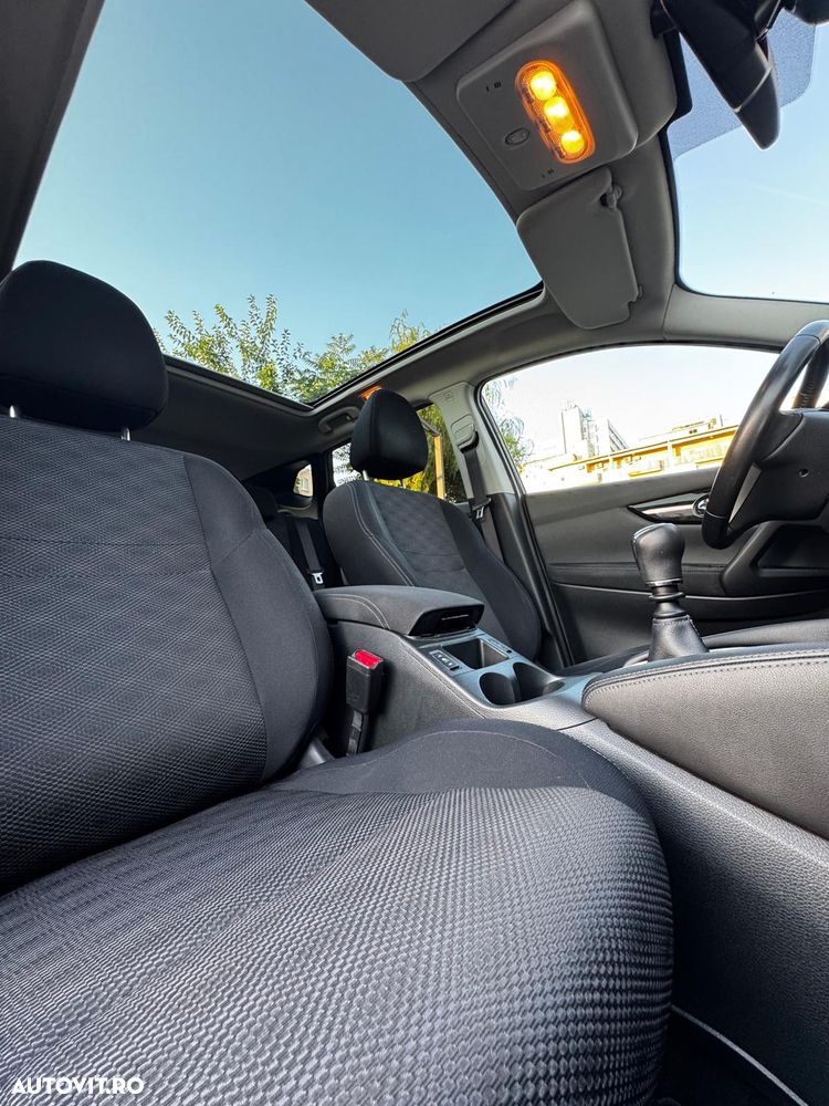 Nissan Qashqai 1.6 DCI N-Connecta - 18