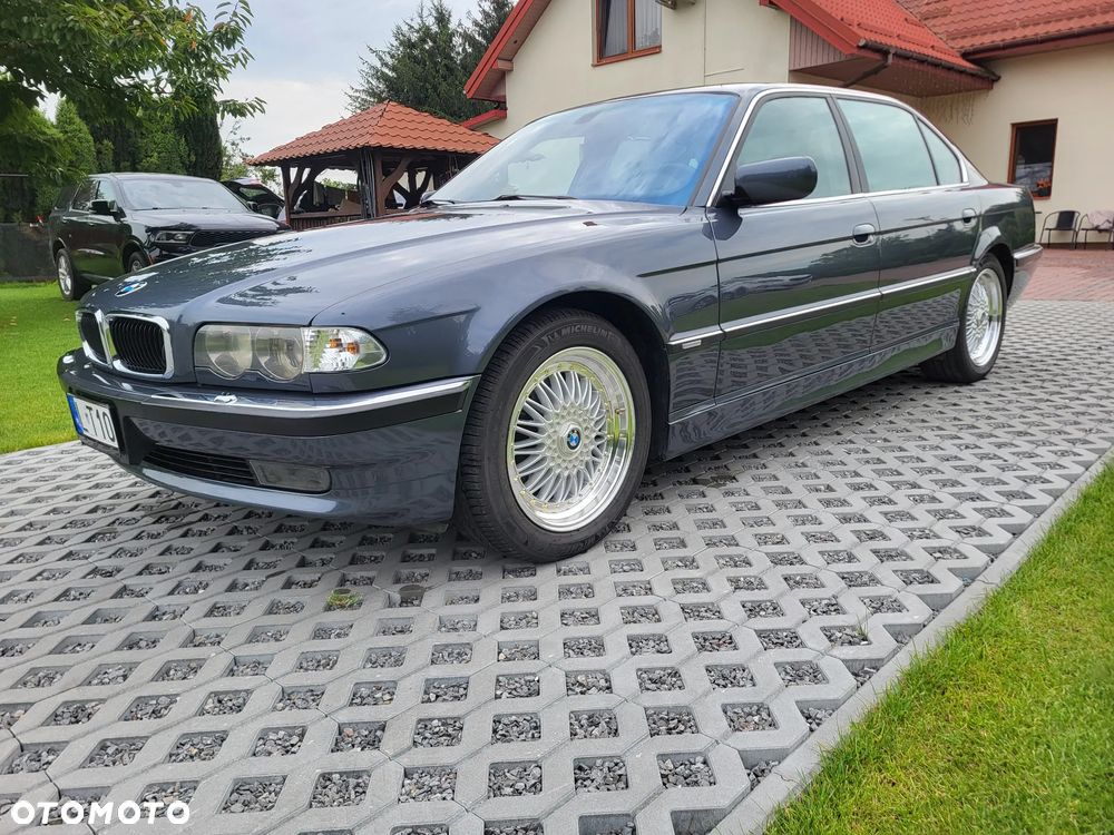 BMW Seria 7 740iL - 11