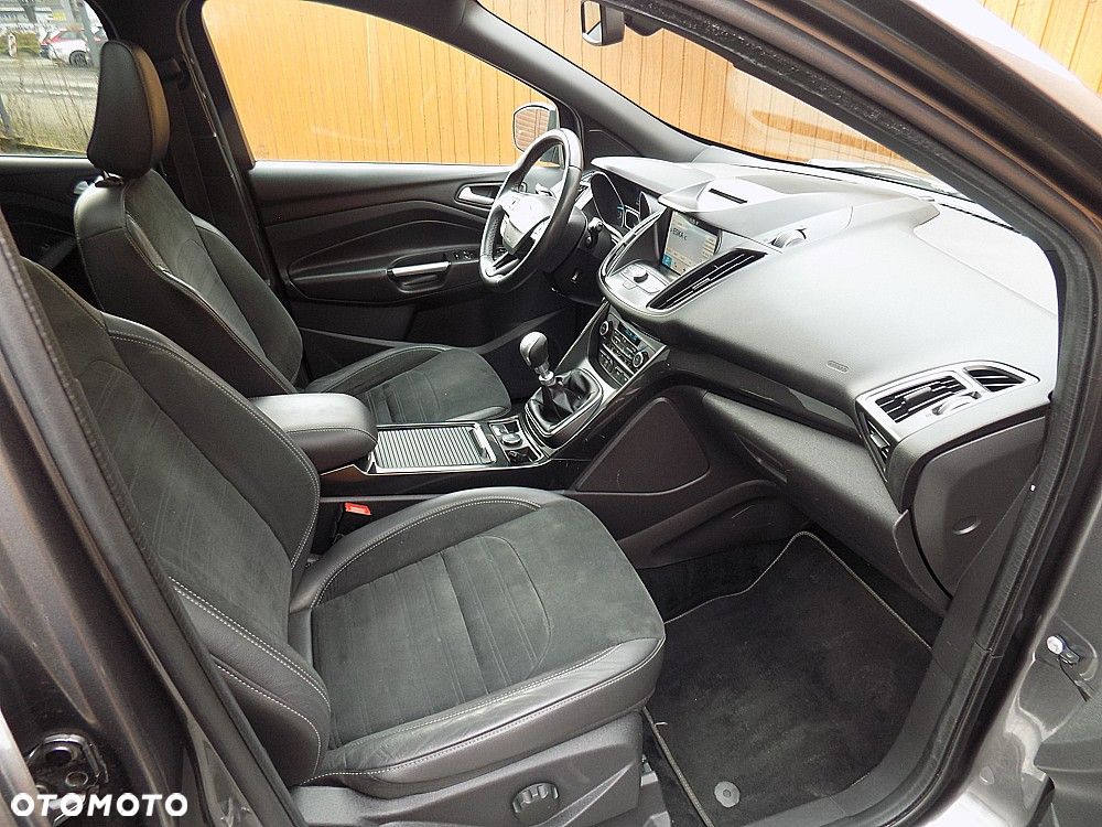 Ford Kuga 2.0 TDCi 2x4 ST-Line - 8