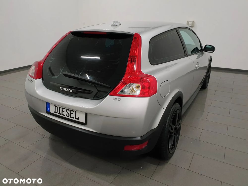 Volvo C30 D2 Momentum - 9