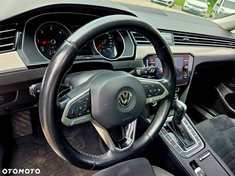 Volkswagen Passat - 17