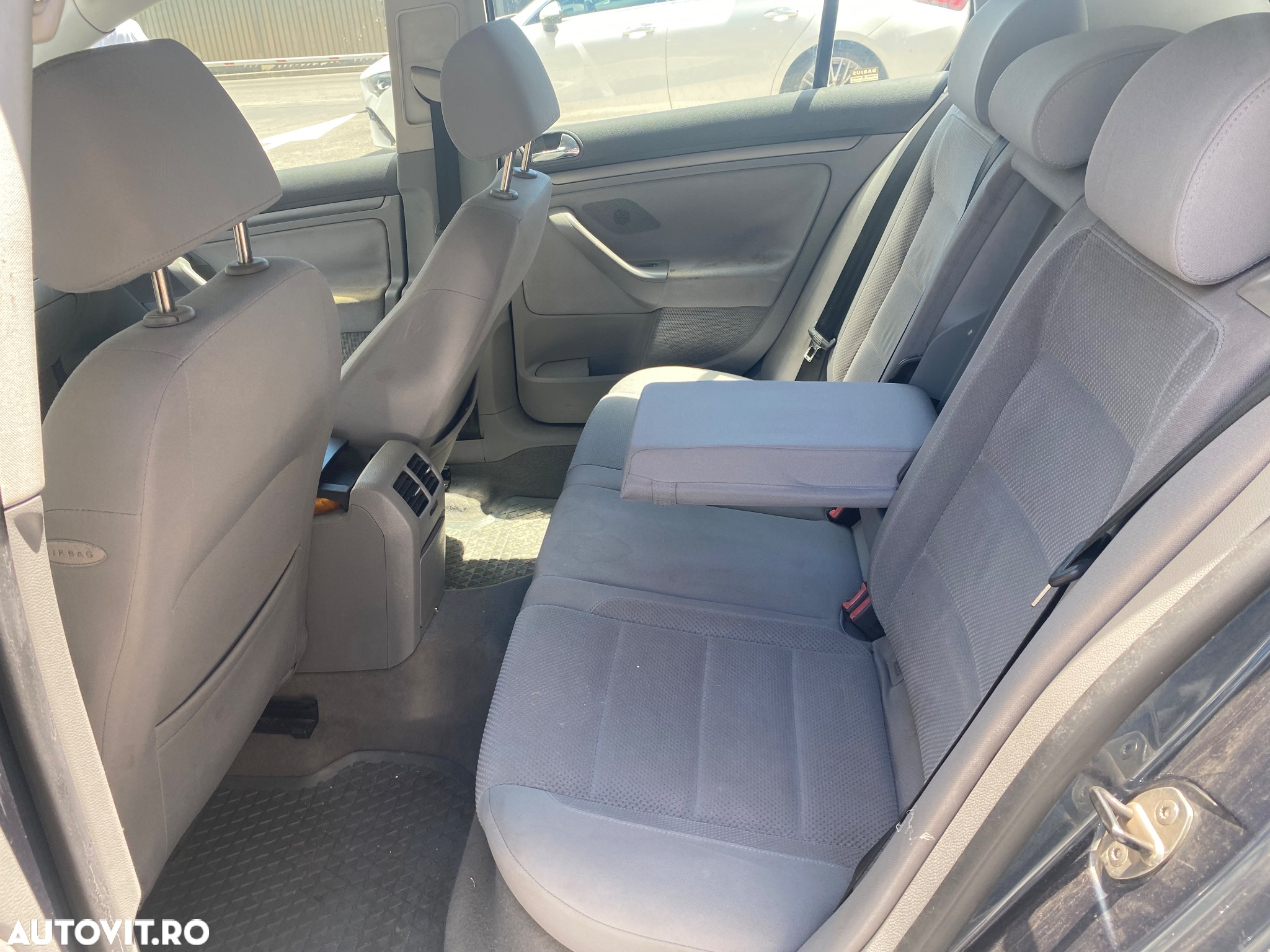 Volkswagen Golf 2.0 FSI Comfortline - 18