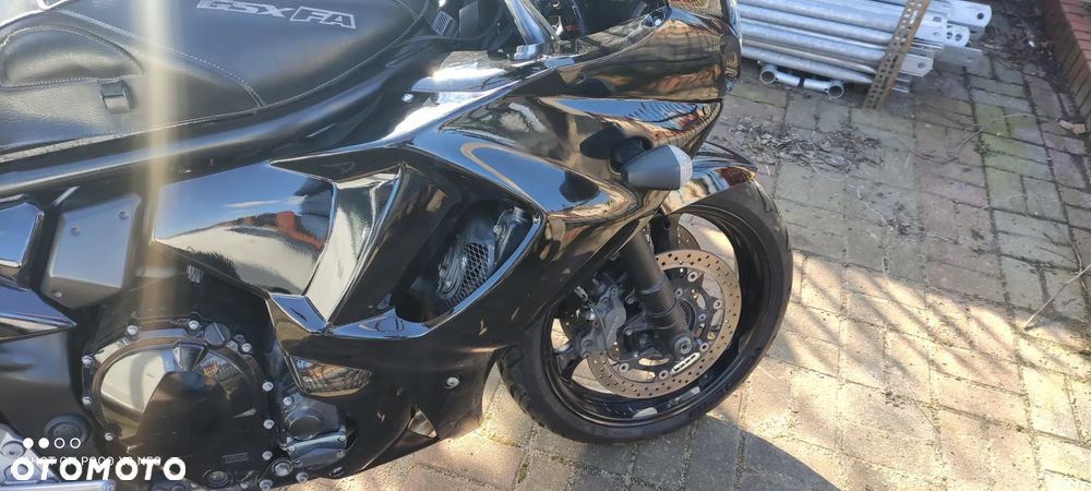 Suzuki GSX - 2