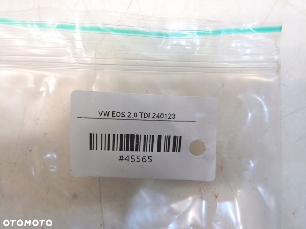 ŁAPKI SZPILKI MOCOWANIE WTRYSKU VW EOS 2.0 TDI - 3