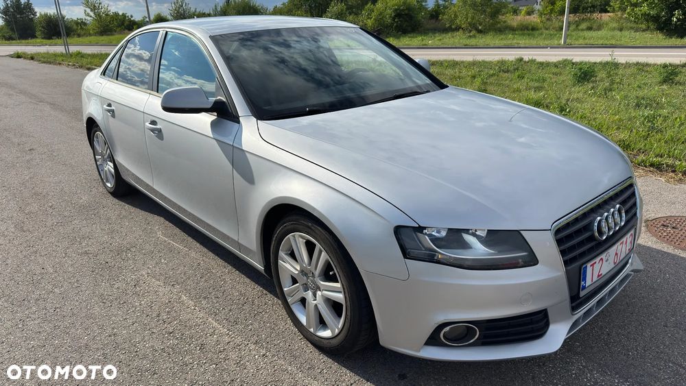 Audi A4 Limousine - 1