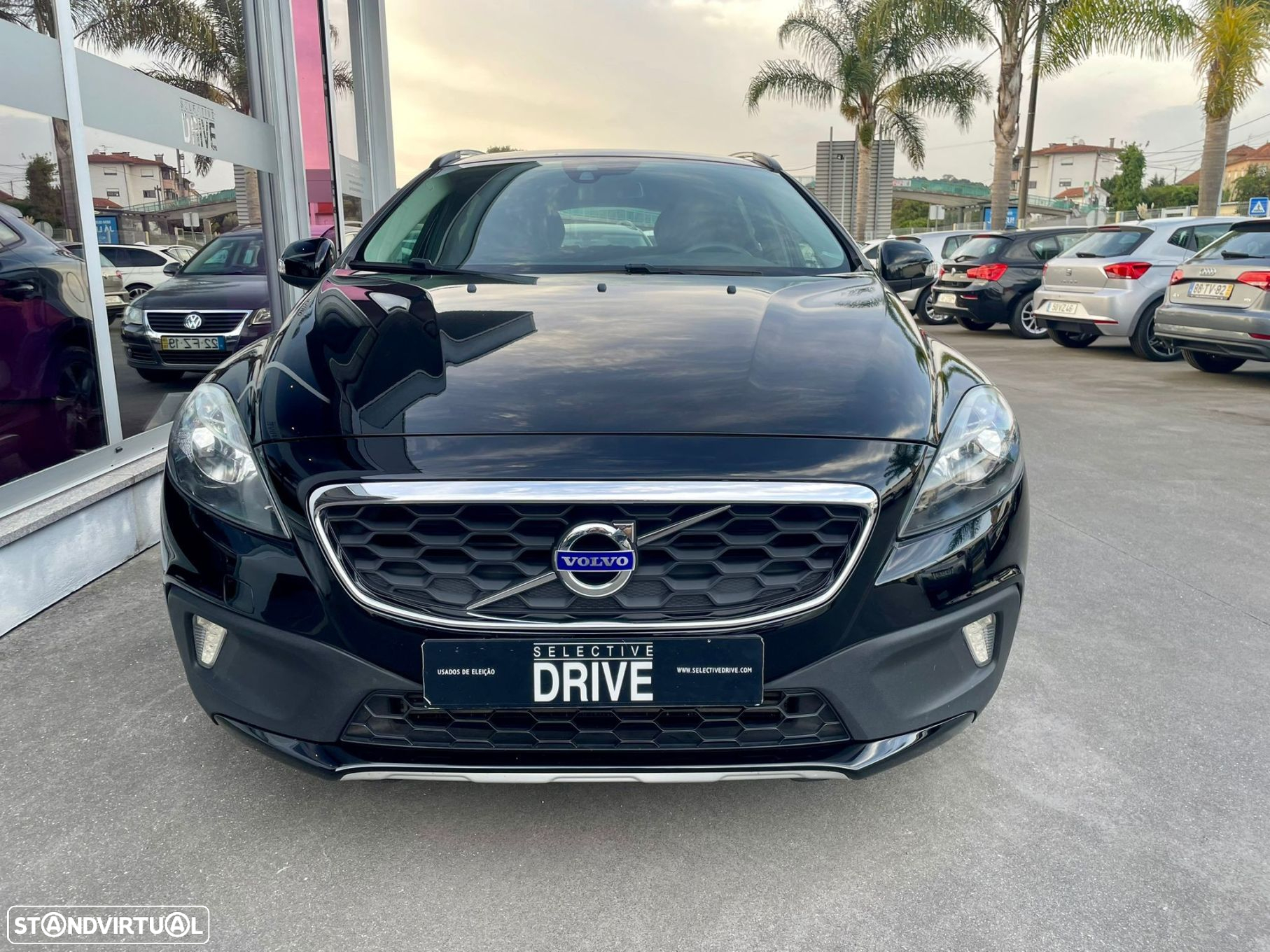Volvo V40 Cross Country 2.0 D2 Momentum - 2