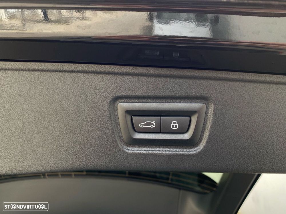 BMW 520 d Pack Desportivo M Pro - 24