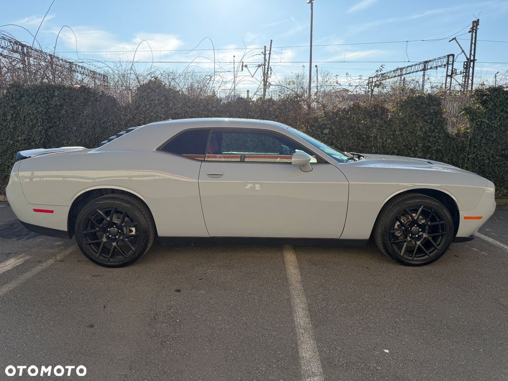 Dodge Challenger 3.6 SXT Plus - 9