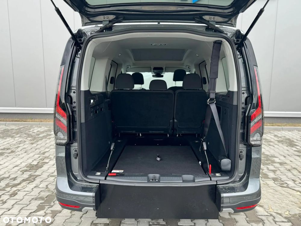 Ford Tourneo Connect Grand - 11