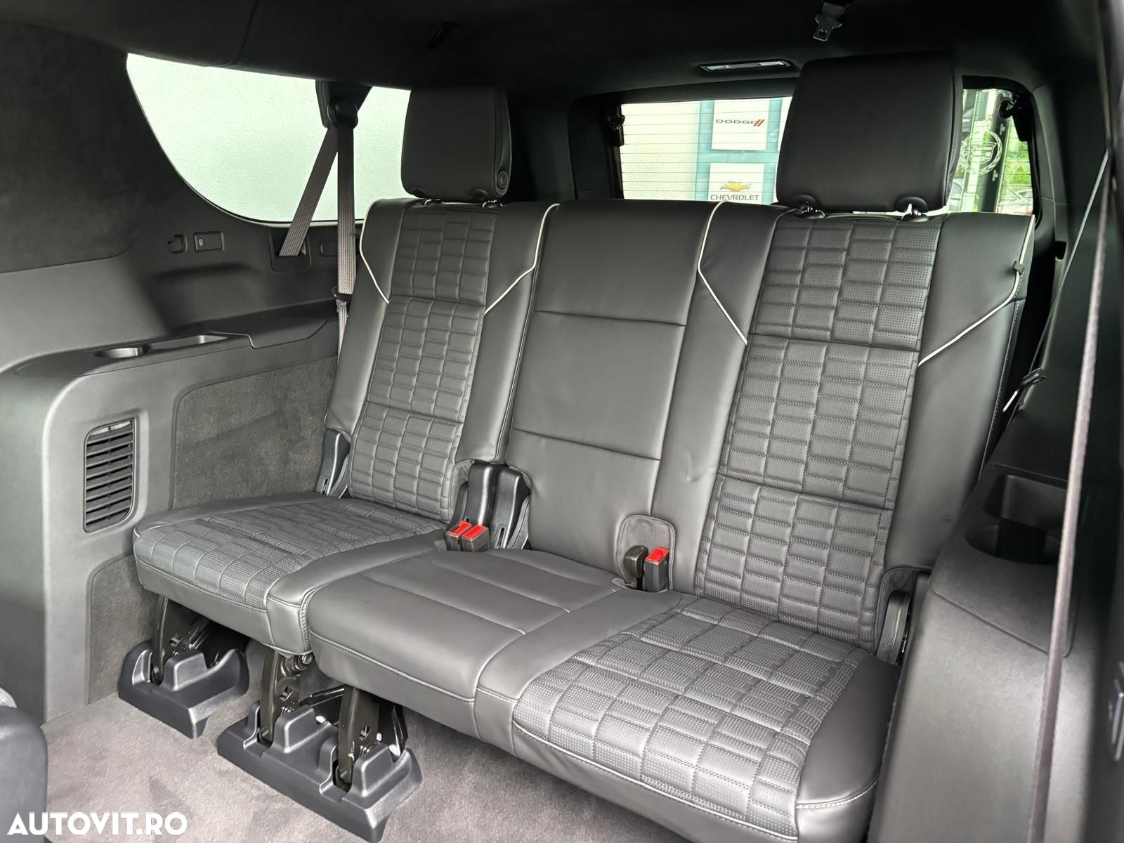 Cadillac Escalade - 19