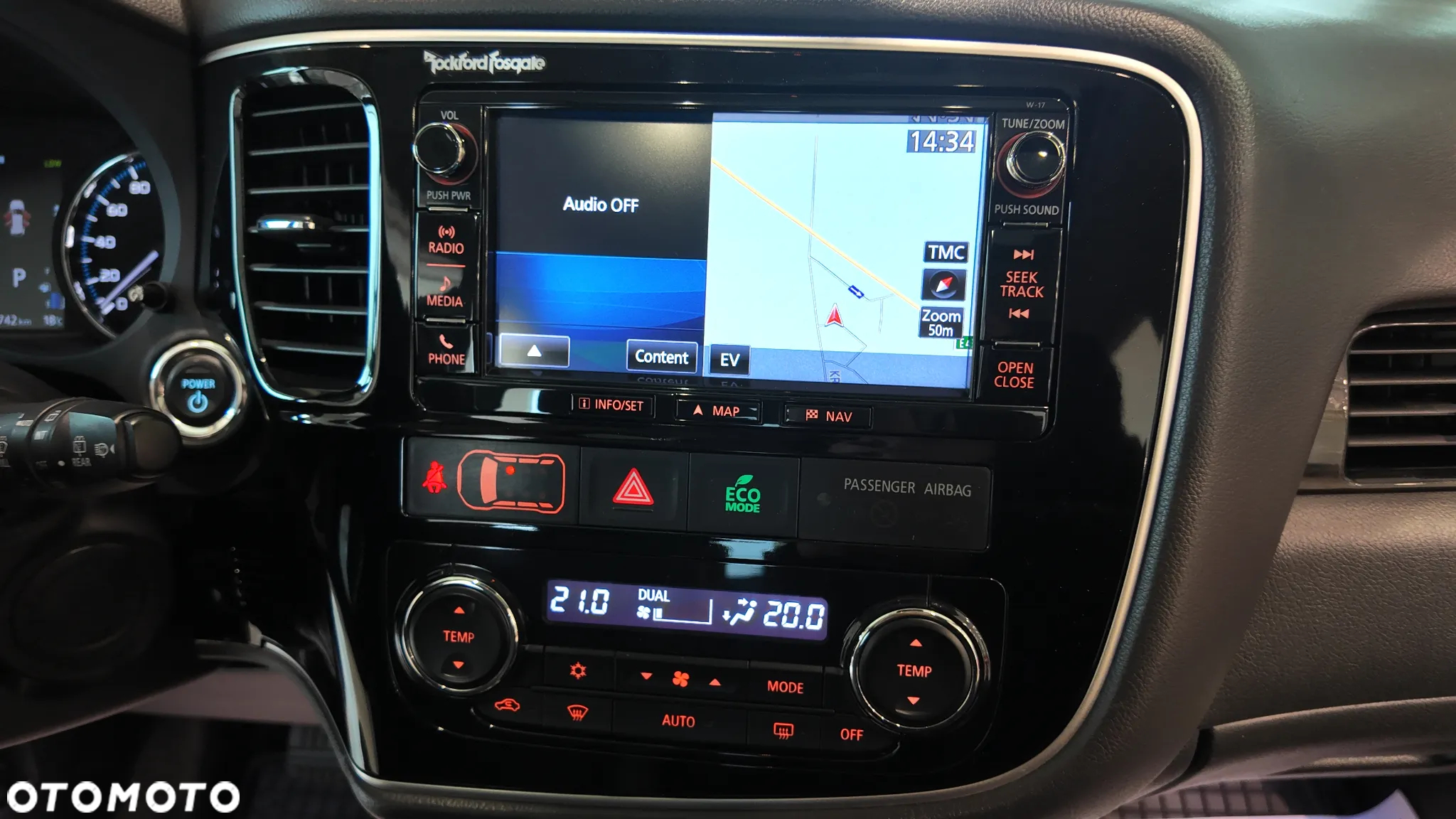 Mitsubishi Outlander 2.0 4WD Plug-In Hybrid - 38