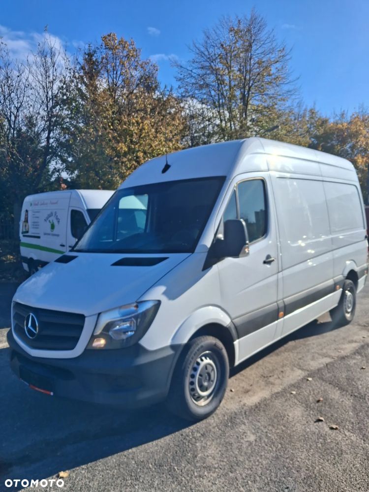 Mercedes-Benz Sprinter - 2