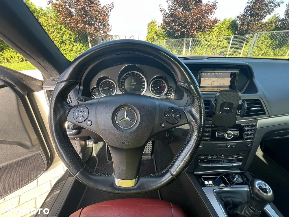 Mercedes-Benz Klasa E 200 CGI BlueEff - 8