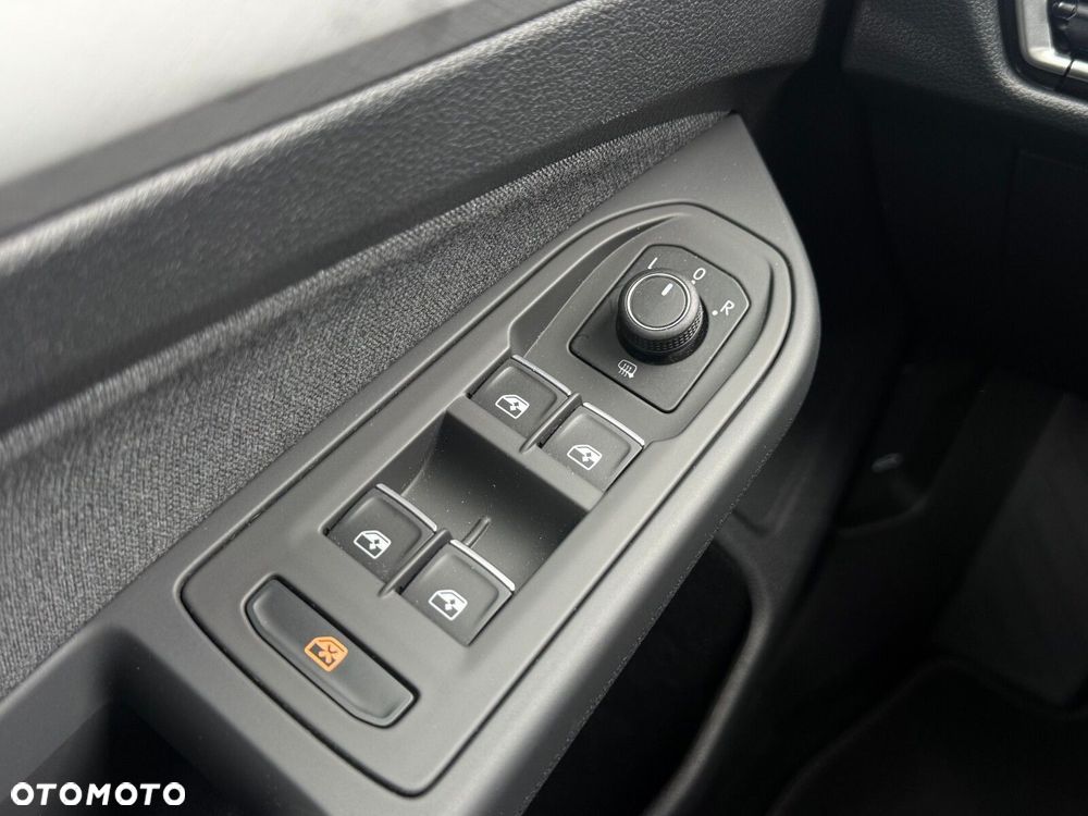 Volkswagen Golf - 22