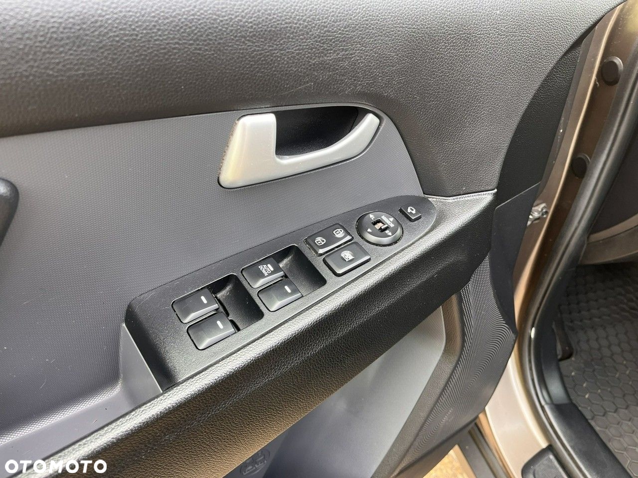 Kia Sportage 2.0 CRDI 4WD Automatik Vision - 20