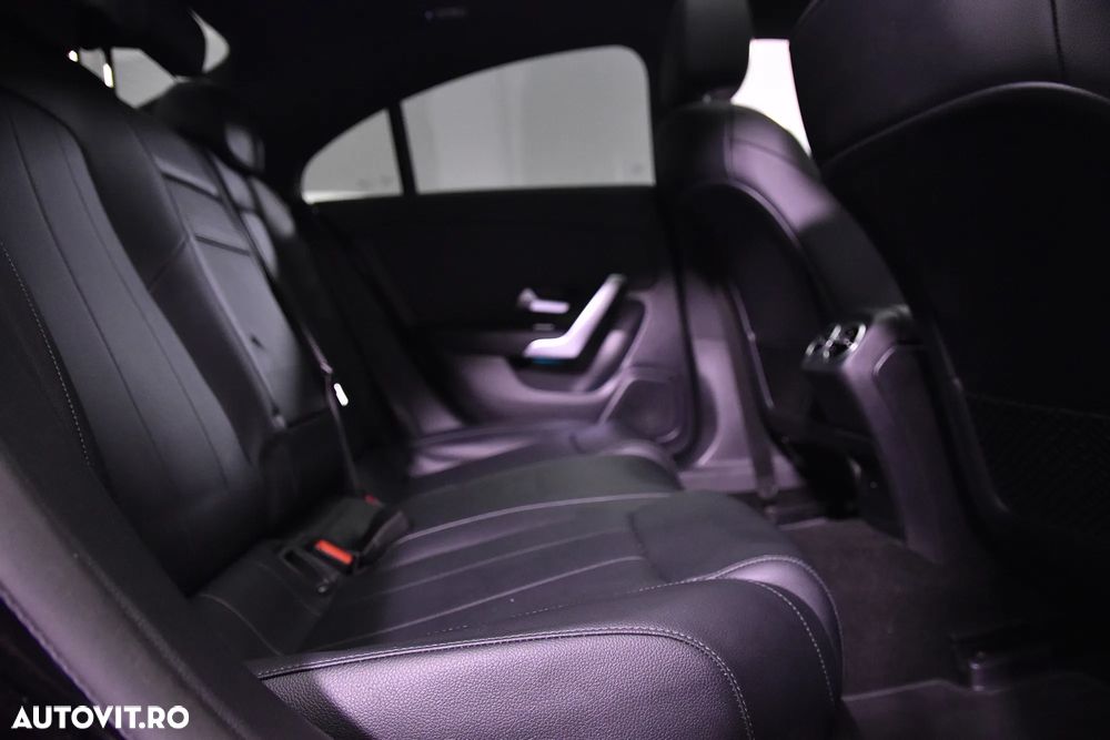 Mercedes-Benz CLA - 12