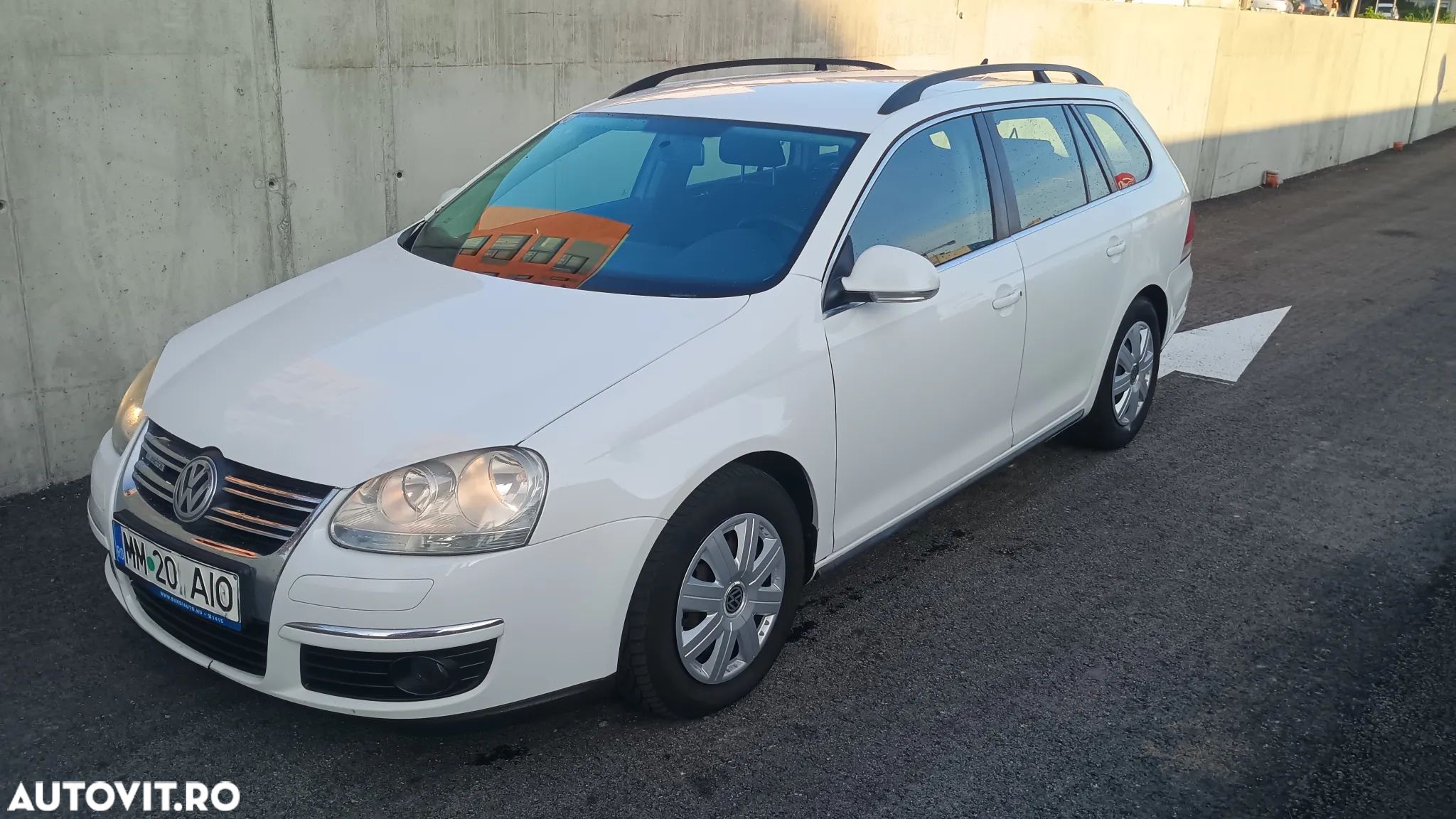 Volkswagen Golf 1.9 TDI BlueMotion Comfortline - 1