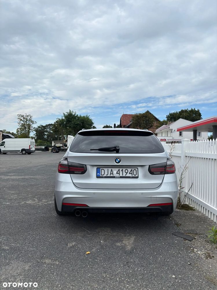 BMW Seria 3 320d Luxury Line Purity sport - 2