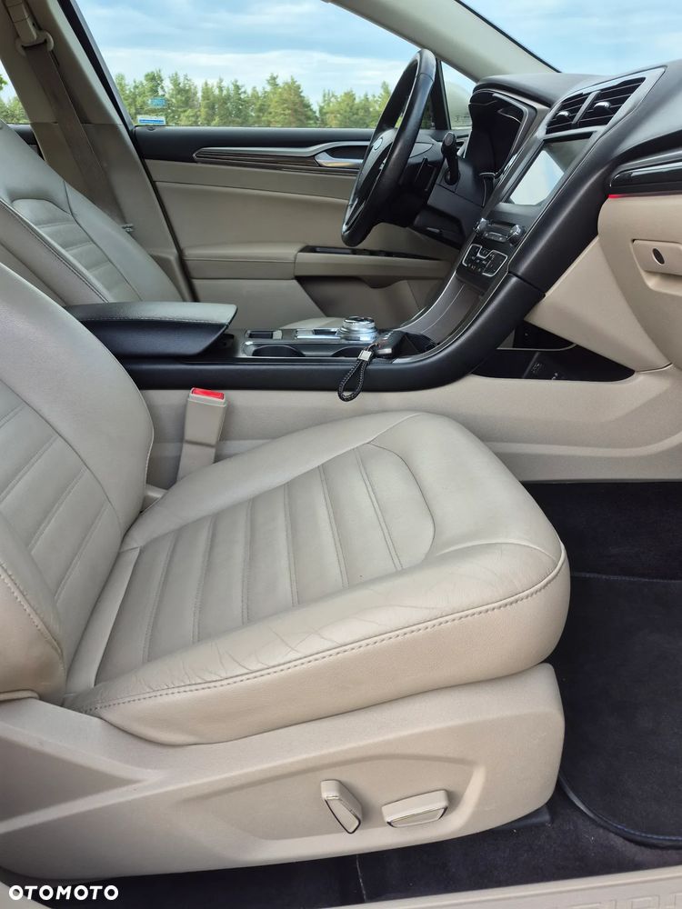 Ford Fusion - 20