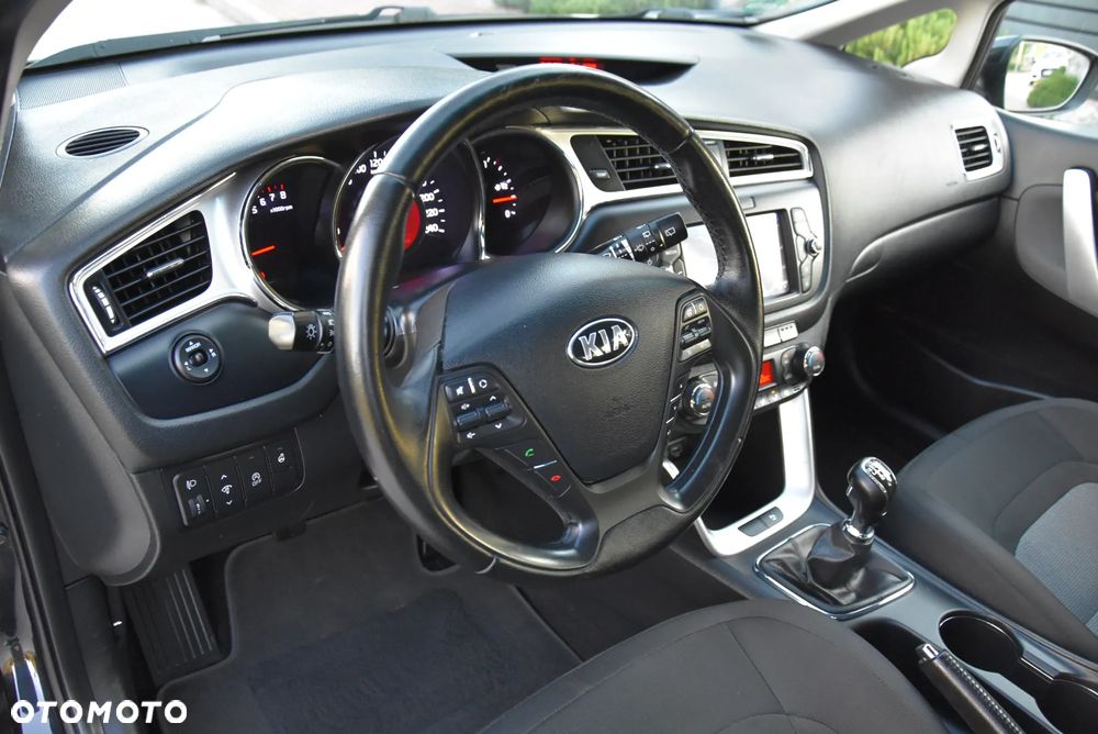Kia Ceed 1.6 GDI ISG Dream-Team Edition - 27