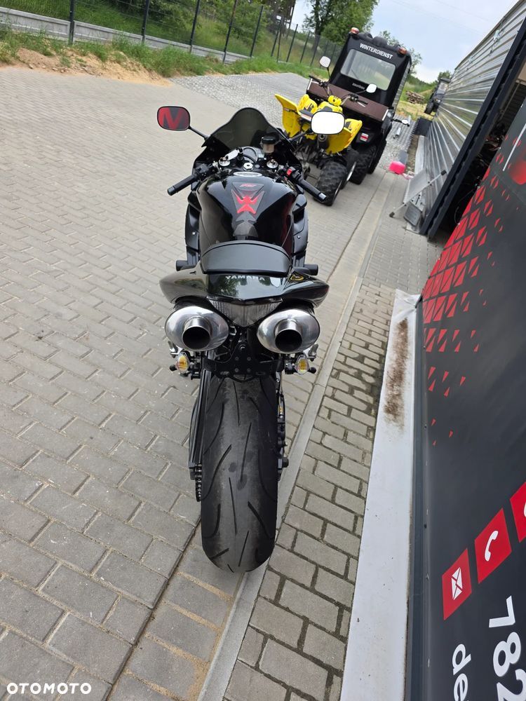 Yamaha R1 - 20