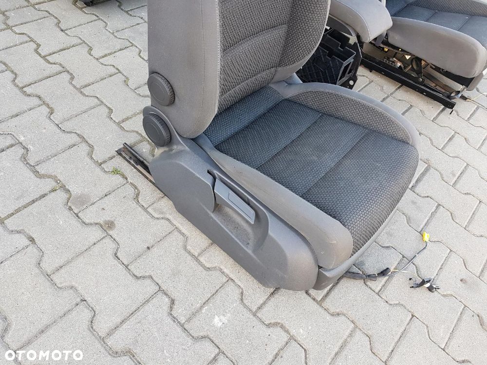 VW TOURAN 2 II 10-15r FOTELE PRZEKŁADKA Z VANA 7 OSÓB - 11