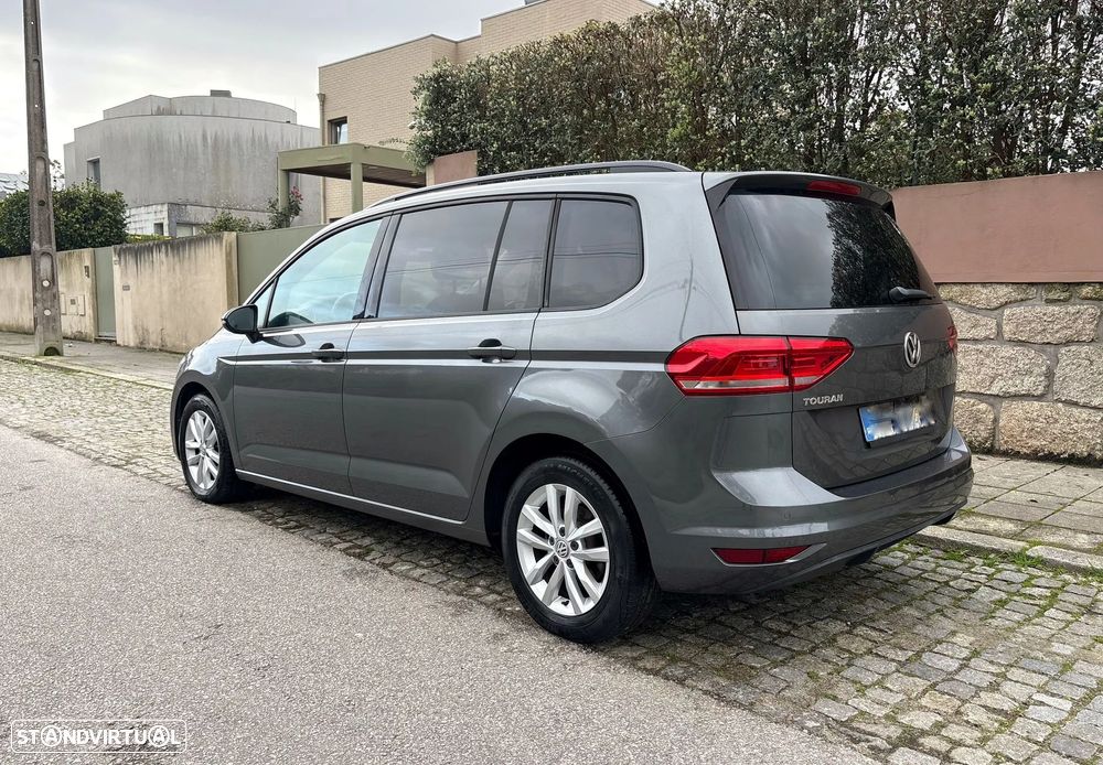 VW Touran 1.6 TDI Highline DSG - 28