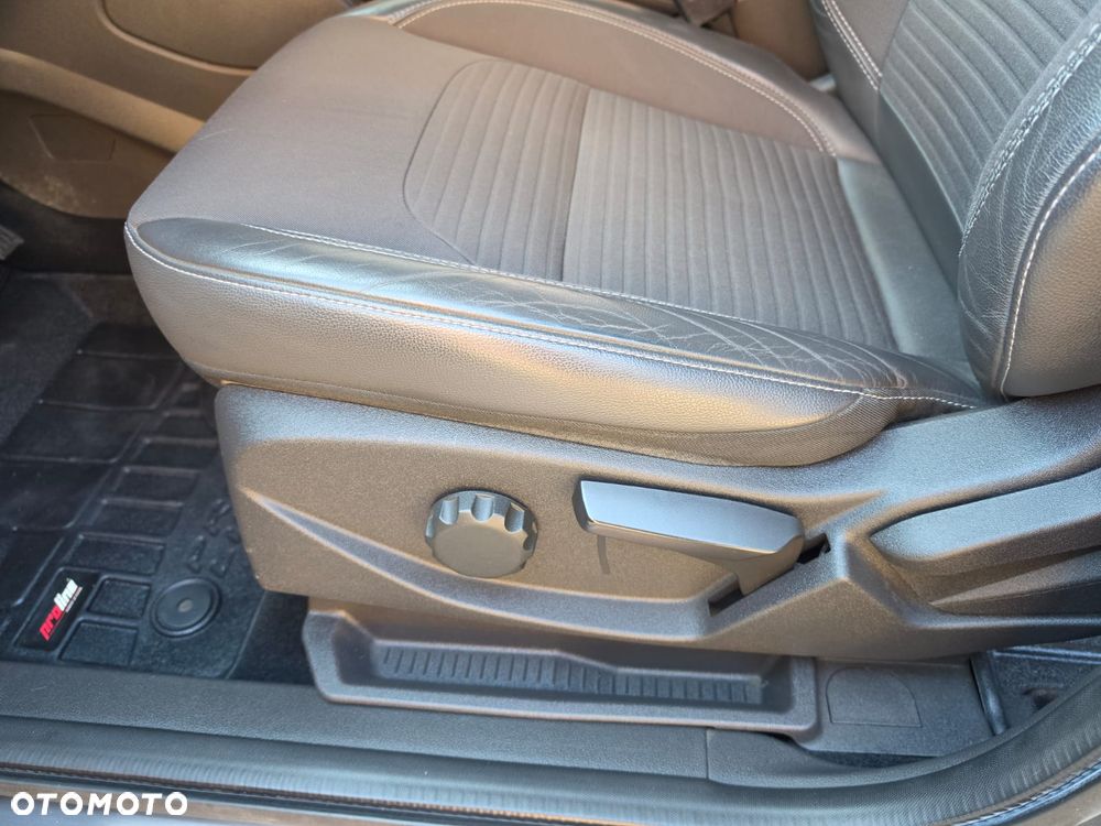 Ford Kuga 2.0 TDCi 4WD Titanium - 28