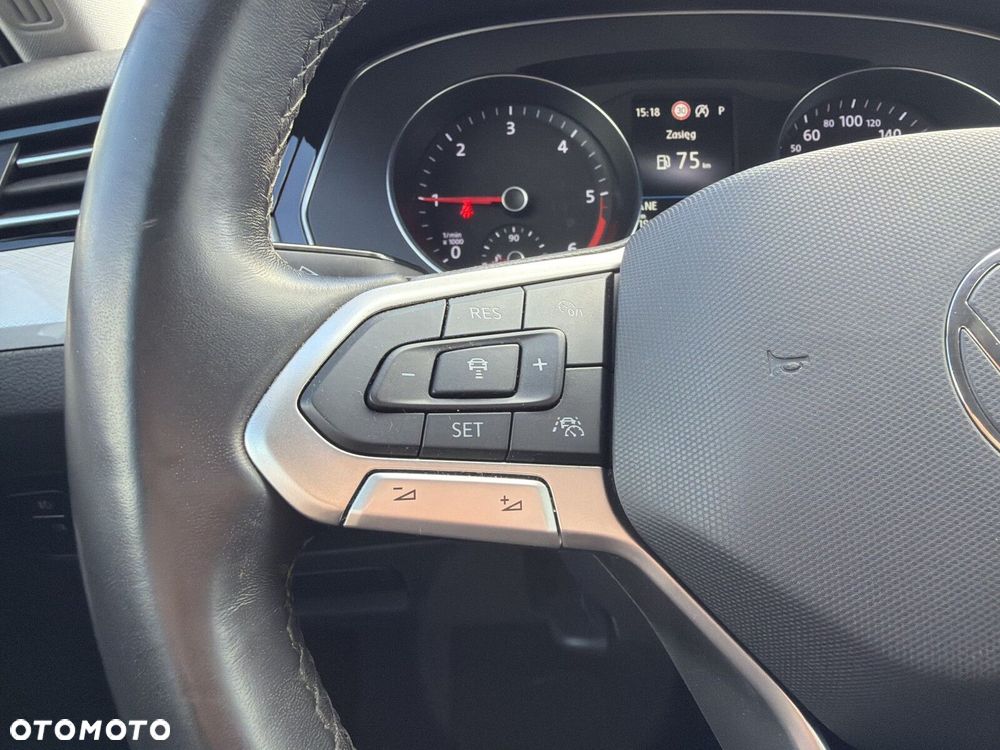 Volkswagen Passat - 23