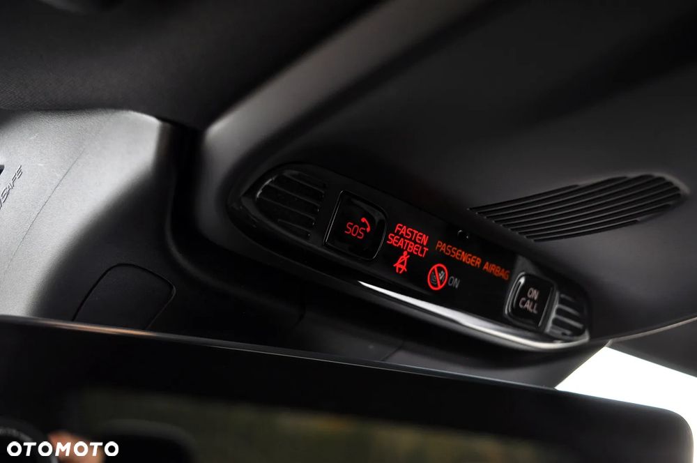 Volvo S60 T6 AWD Geartronic RDesign - 34