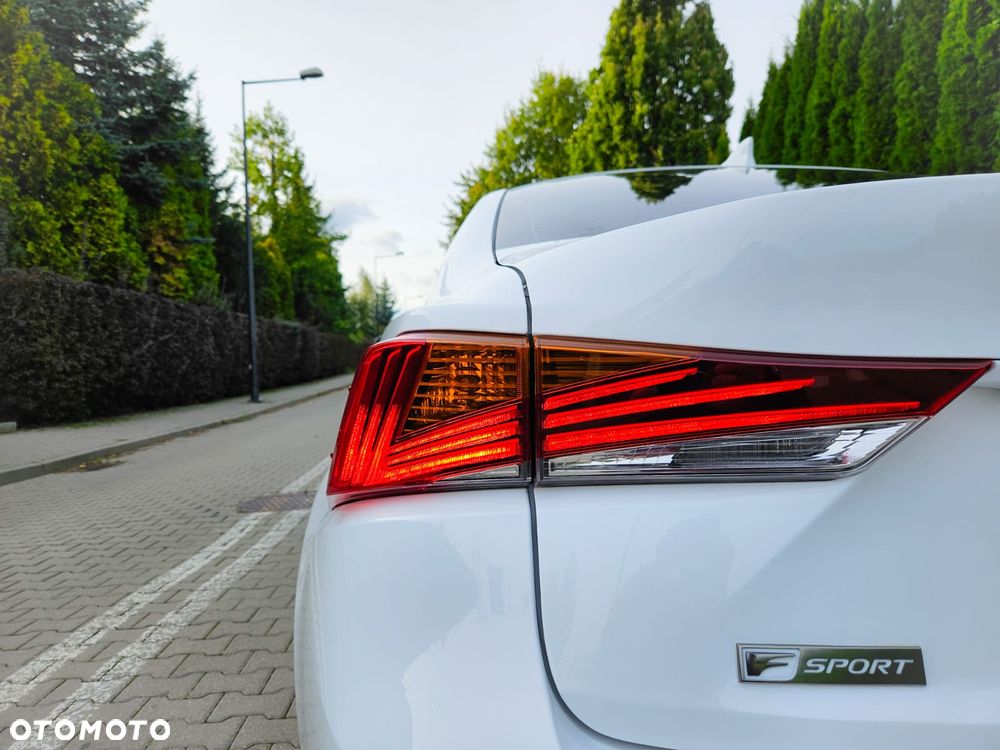 Lexus IS - 23