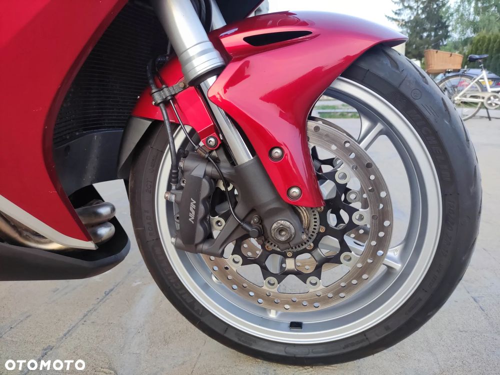 Honda VFR - 18