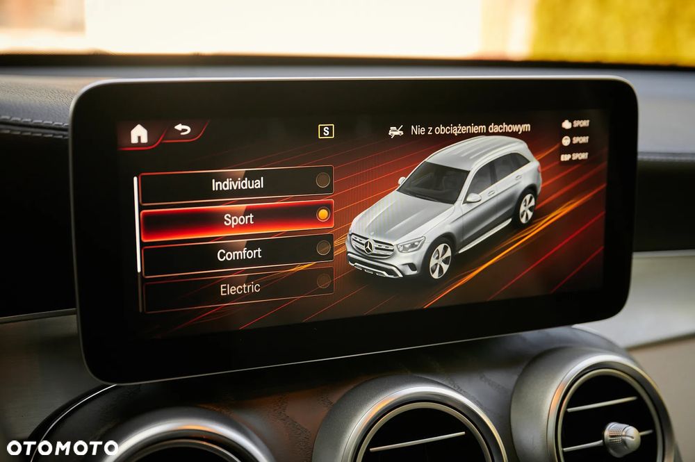 Mercedes-Benz GLC 300 e 4-Matic Business Edition - 35