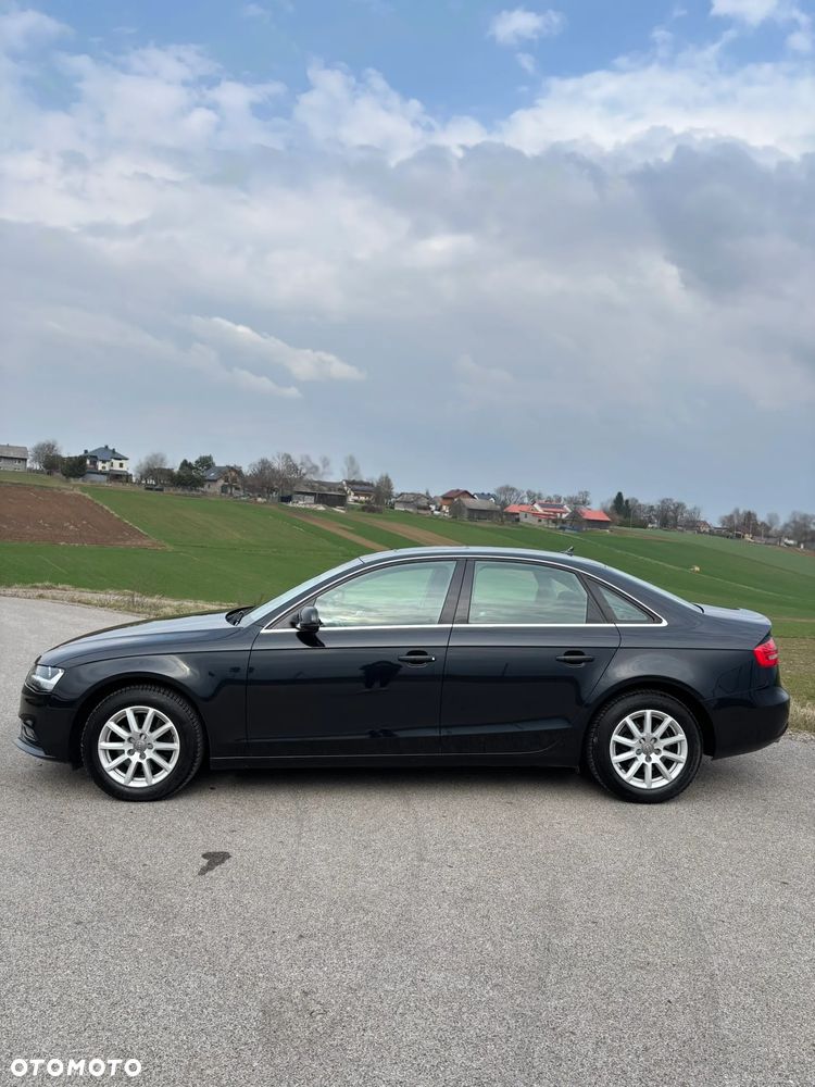 Audi A4 Limousine - 4