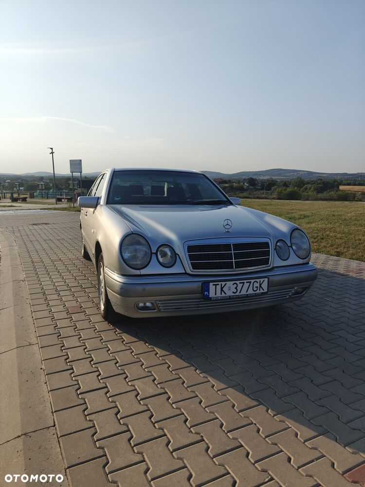 Mercedes-Benz Klasa E - 1