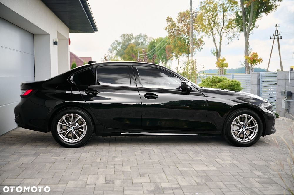 BMW Seria 3 330e Sport Line sport - 16