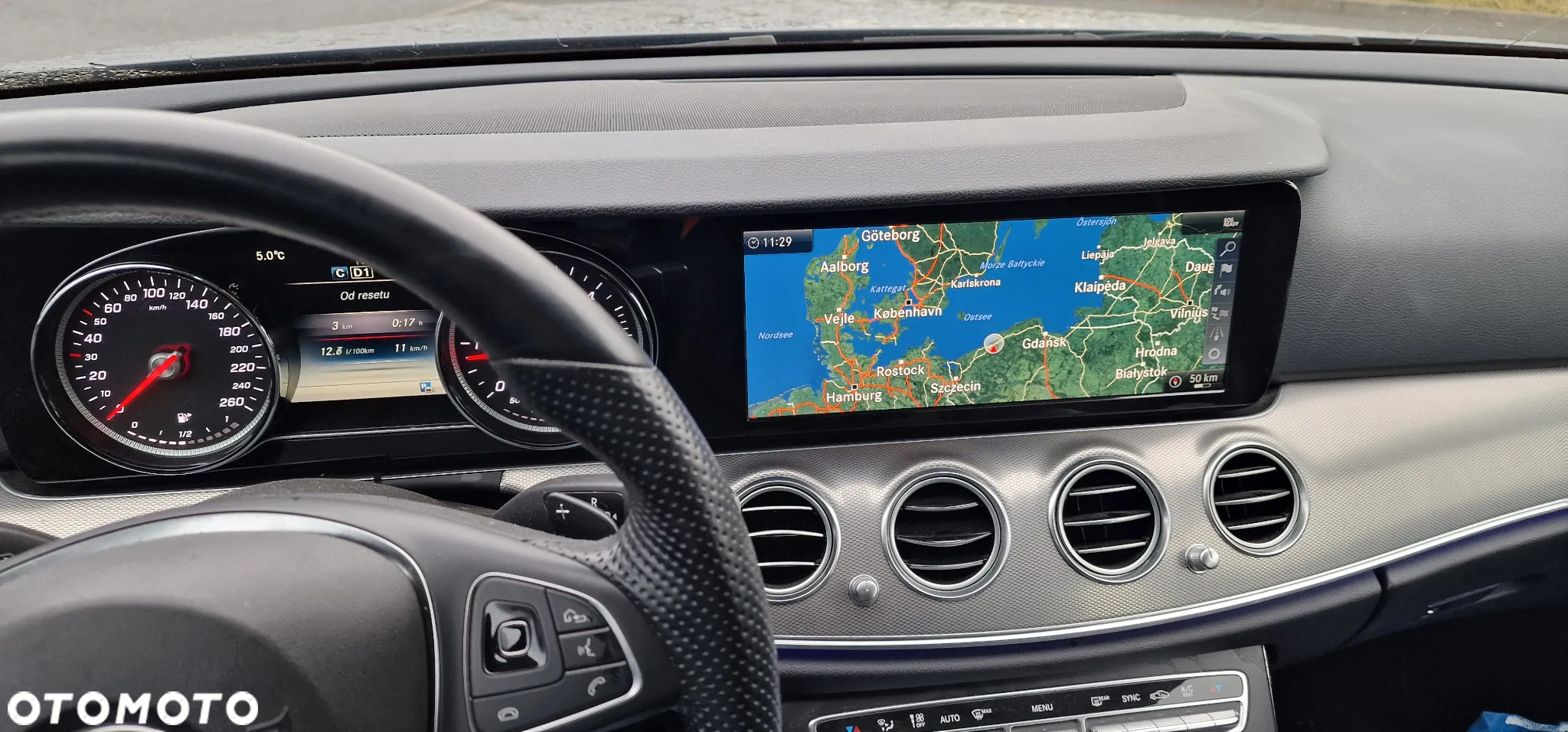 Mercedes-Benz Klasa E 220 d T 9G-TRONIC - 7
