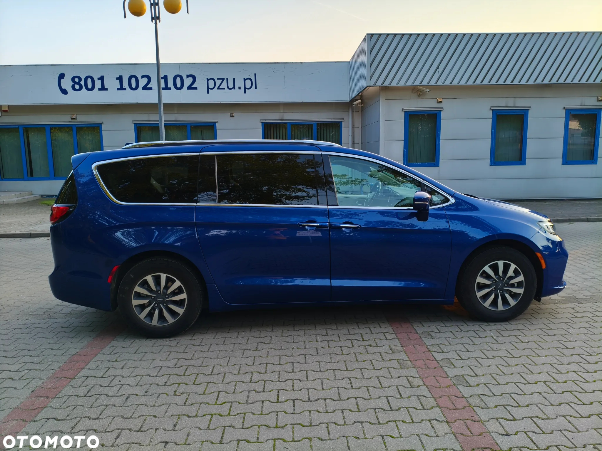 Chrysler Pacifica - 6