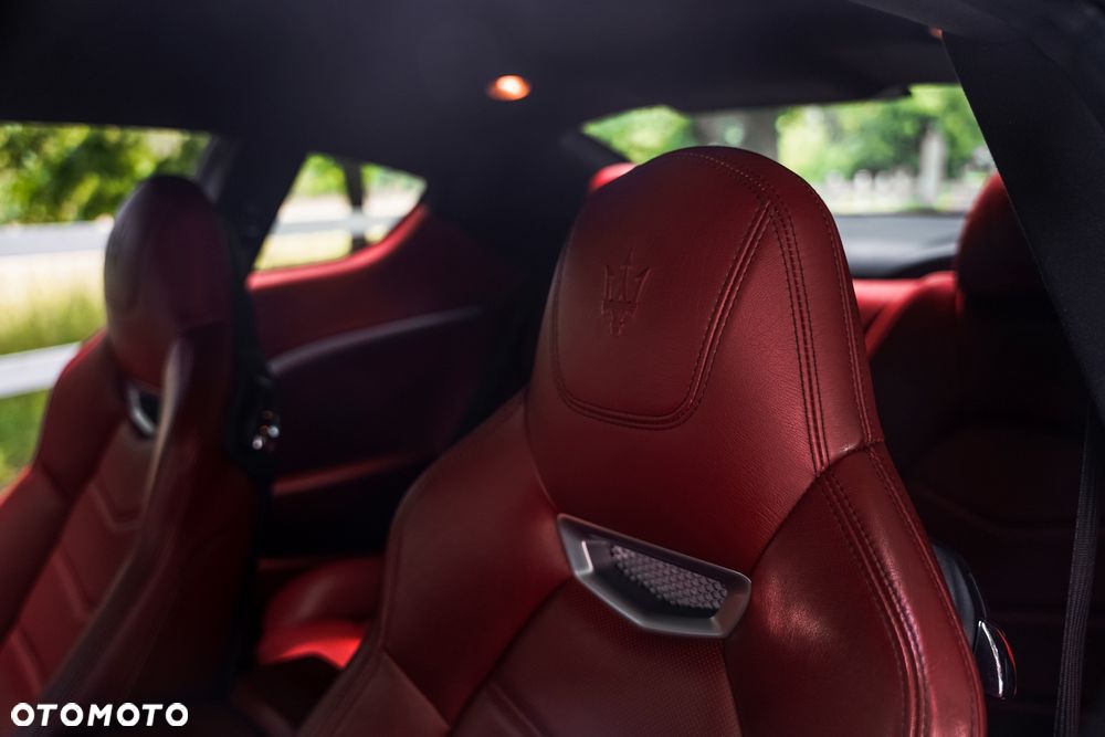 Maserati GranTurismo S - 11