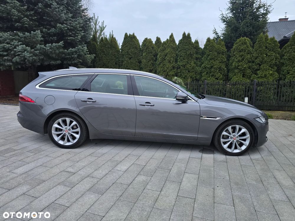 Jaguar XF 20d AWD Portfolio - 3