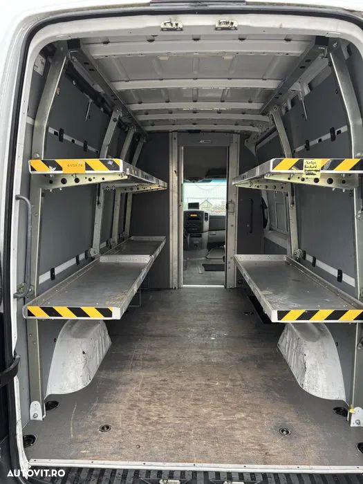Mercedes-Benz Sprinter - 2