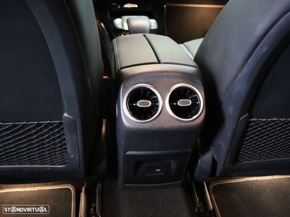 Mercedes-Benz A 250 e AMG Line - 25