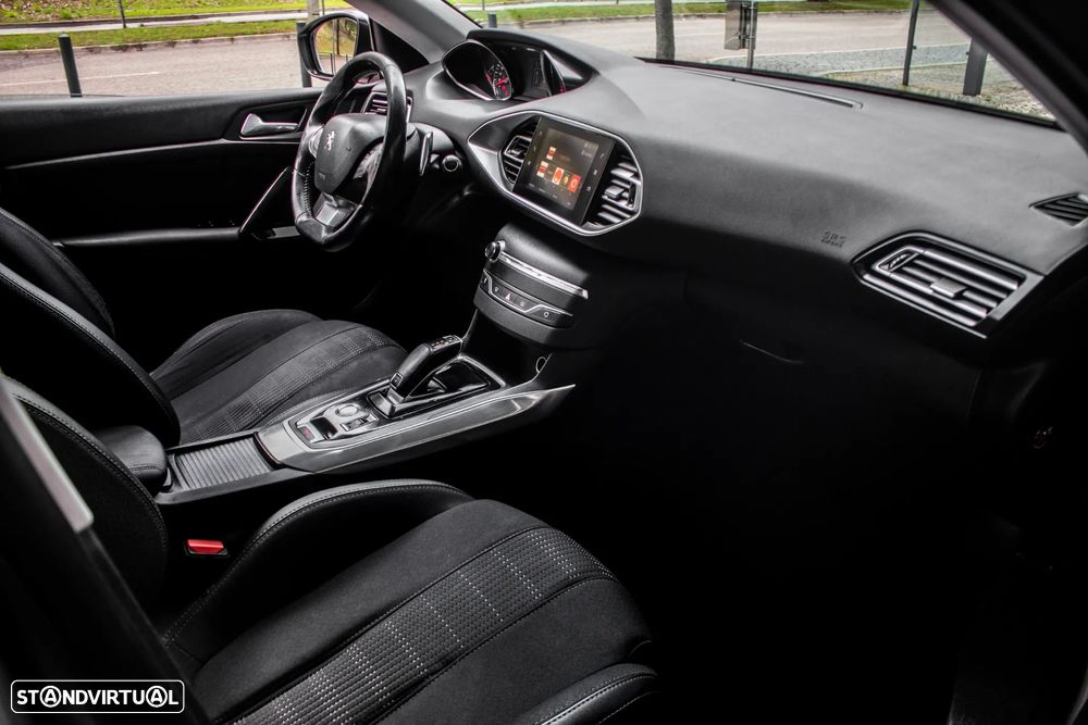 Peugeot 308 BlueHDi FAP 130 EAT8 Stop & Start Allure - 21