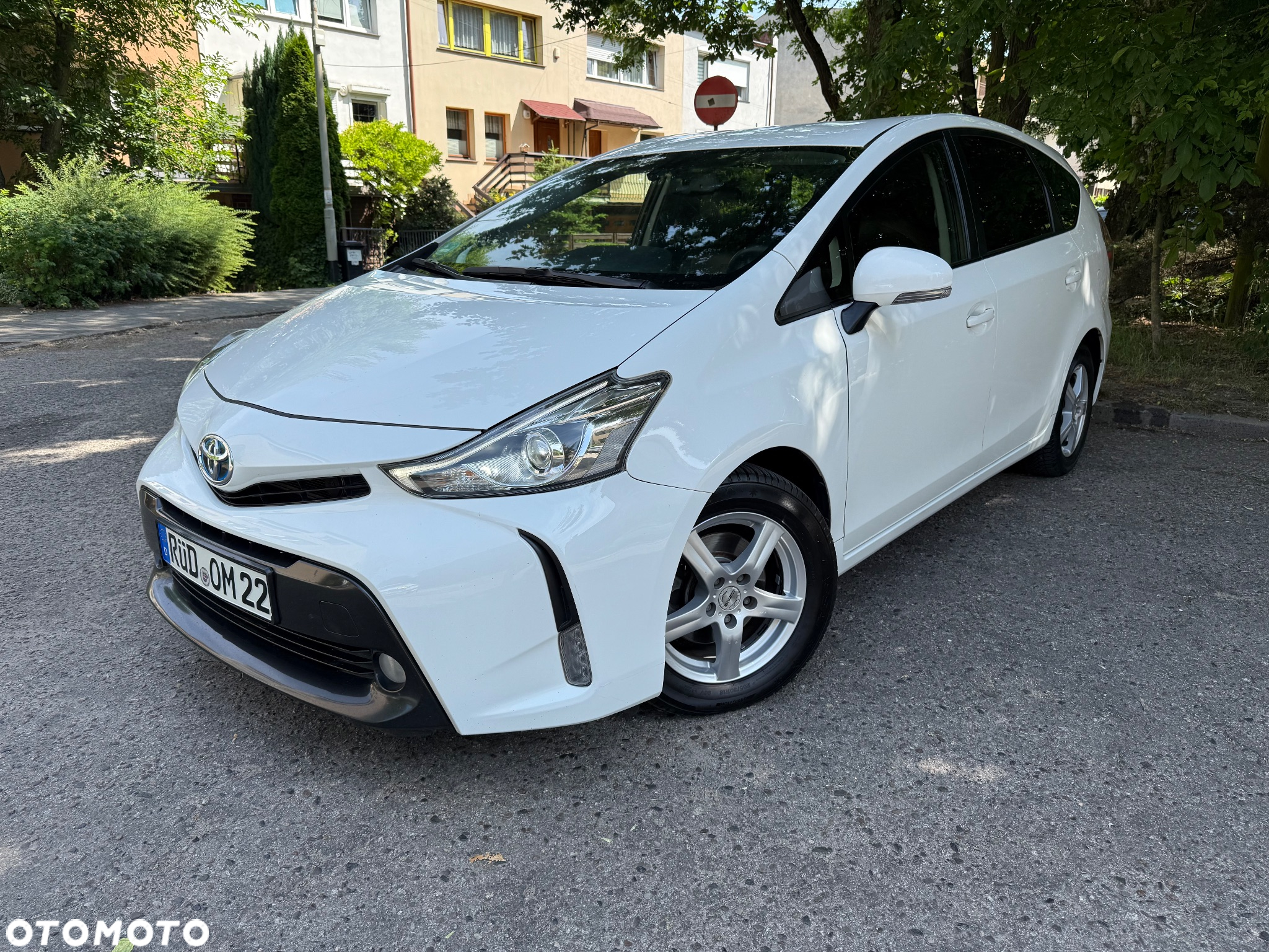Toyota Prius+ (Hybrid) Executive - 3