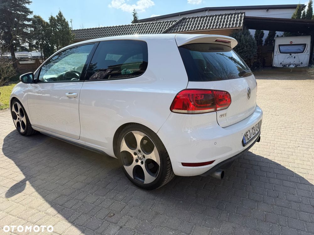 Volkswagen Golf 2.0 GTI adidas - 8