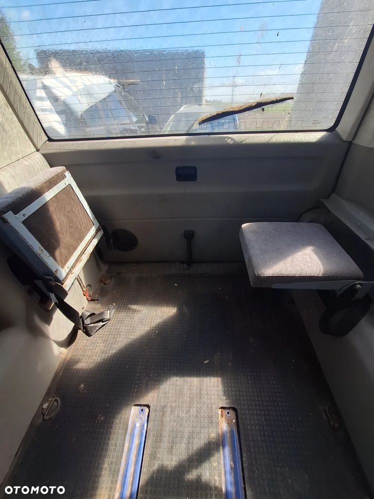 ŚRODEK BOCZEK TAPICERKA  TYŁ VW TRANSPORTER T4 CARAVELLE - 11