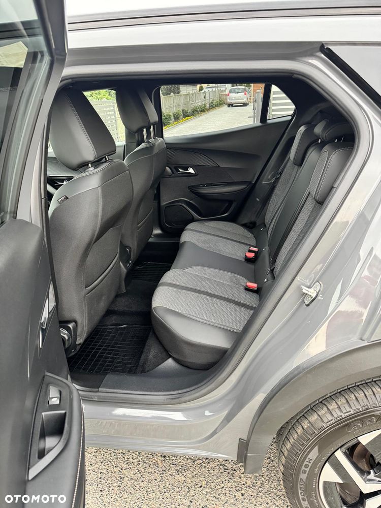 Peugeot 2008 BlueHDi 130 EAT8 Allure - 21