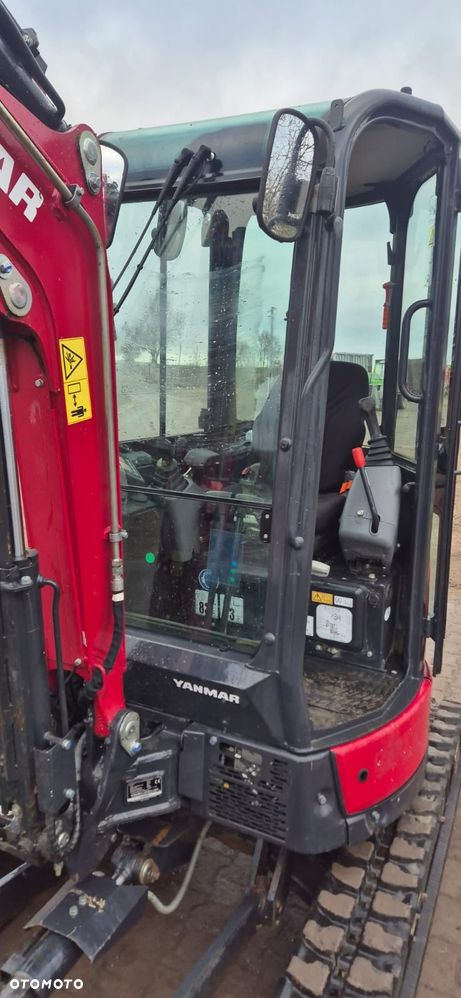 Yanmar ViO27 - 12