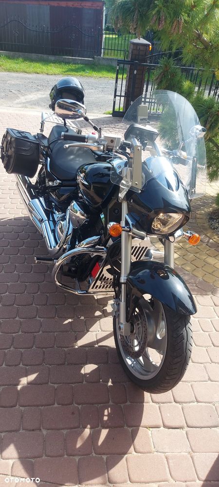 Suzuki Intruder - 2